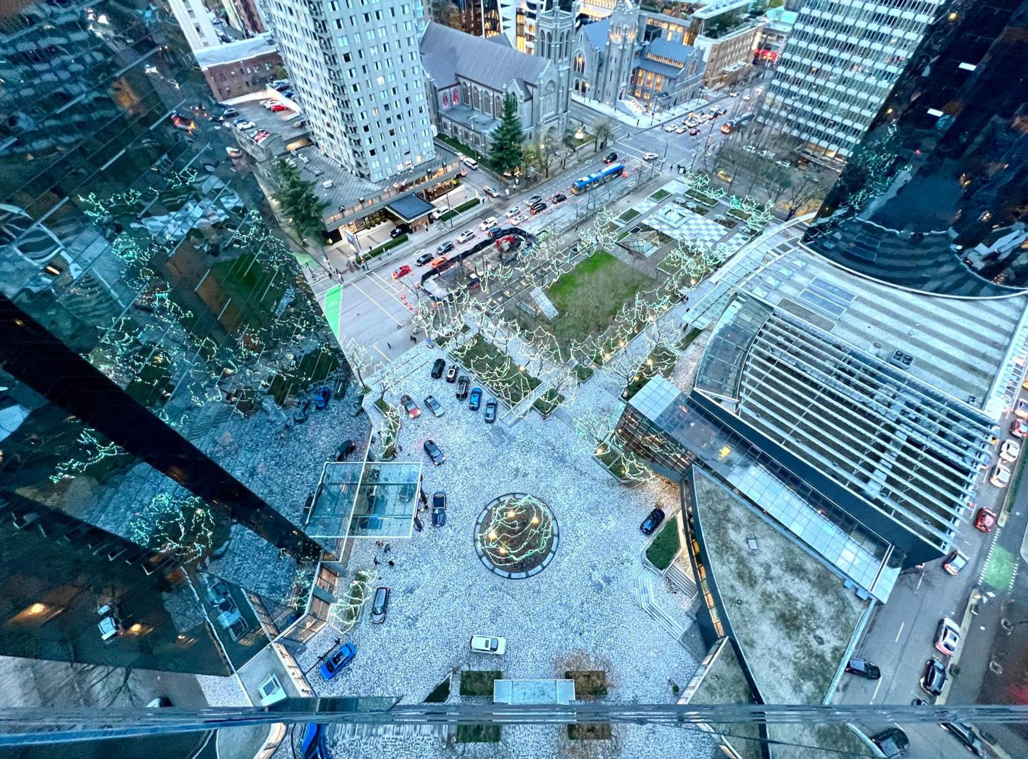 Stunning Skyline Views In A Cozy And Stylish Abode Apartman Vancouver Kültér fotó
